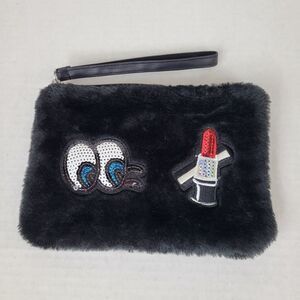 ‎Black Fuzzy Cosmetic Bag